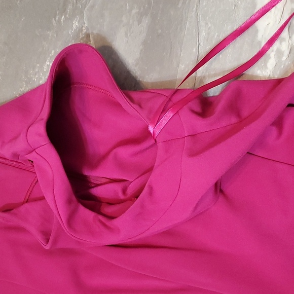 Diane von Furstenberg pink fushia mini dress. Size 4. Classic. Sophisticated. - Picture 6 of 10